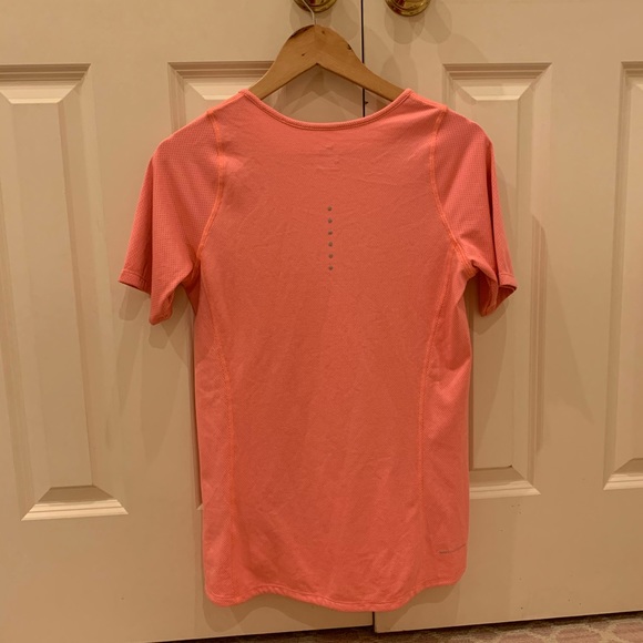 Nike short sleeve orange top. Size Medium - Picture 2 of 4